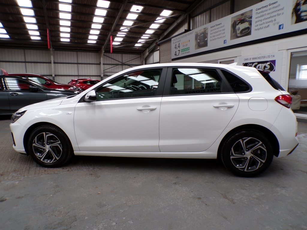 Hyundai I30 1.0 T-gdi Se Connect Mhev White #4