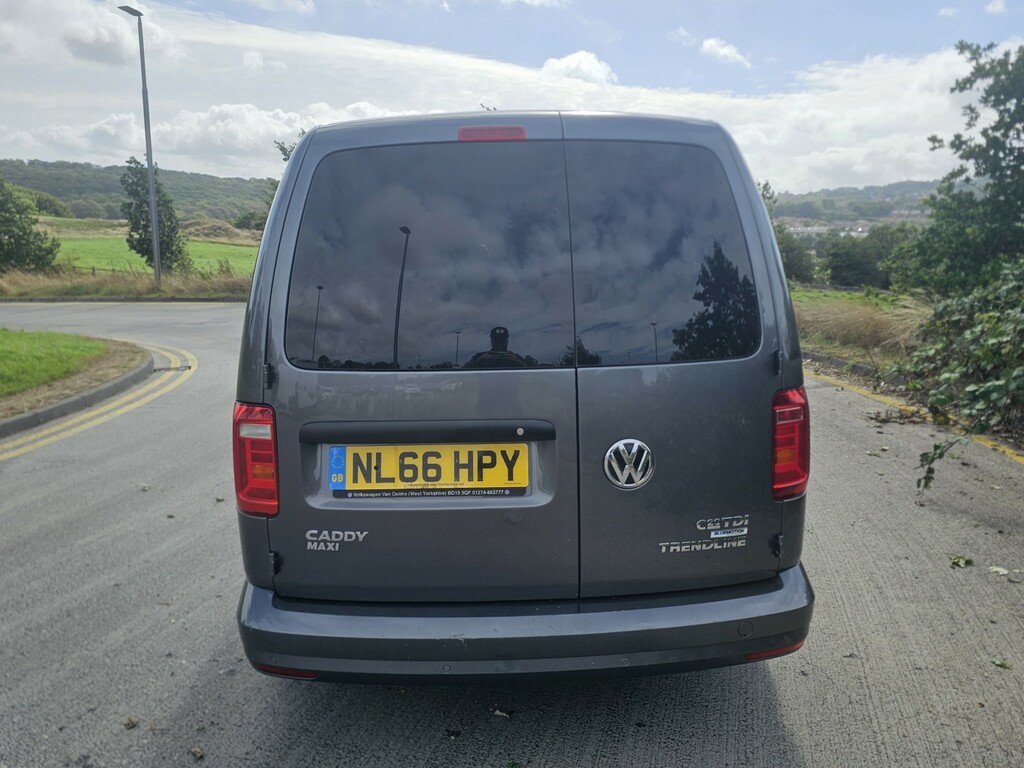 Volkswagen Caddy Maxi 2L Startline 6Dr Blue #17