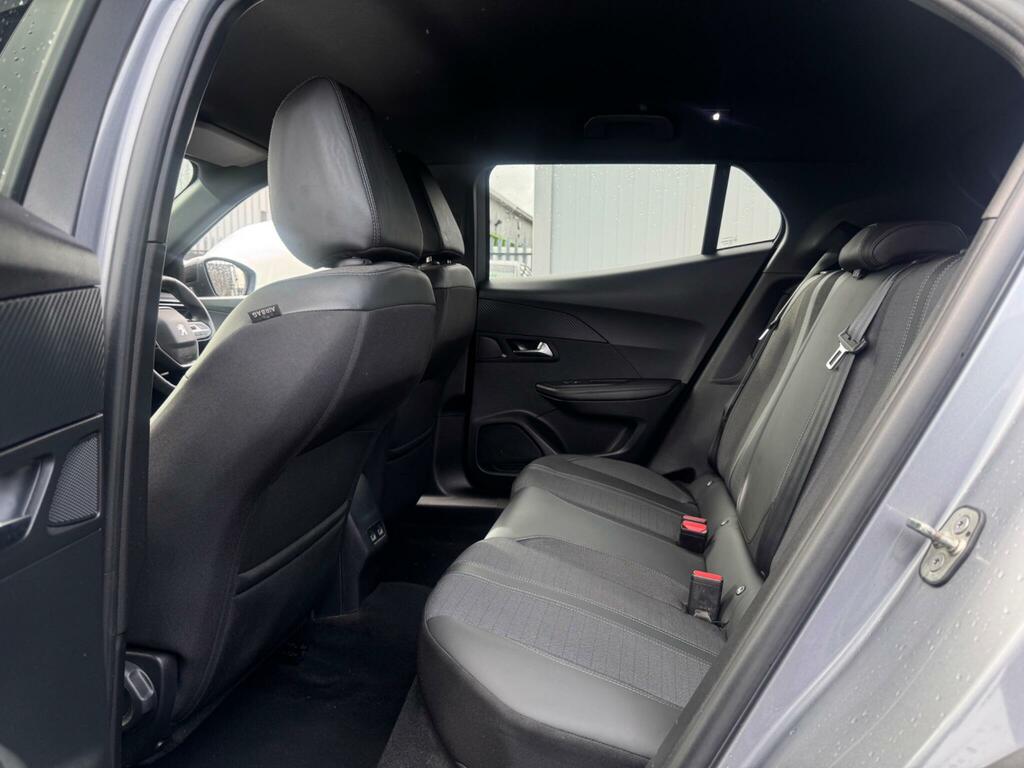 Peugeot e-2008 Suv Black #9