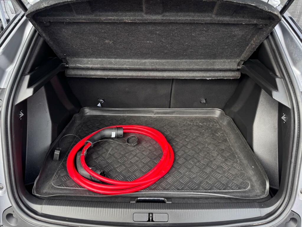 Peugeot e-2008 Suv Black #17