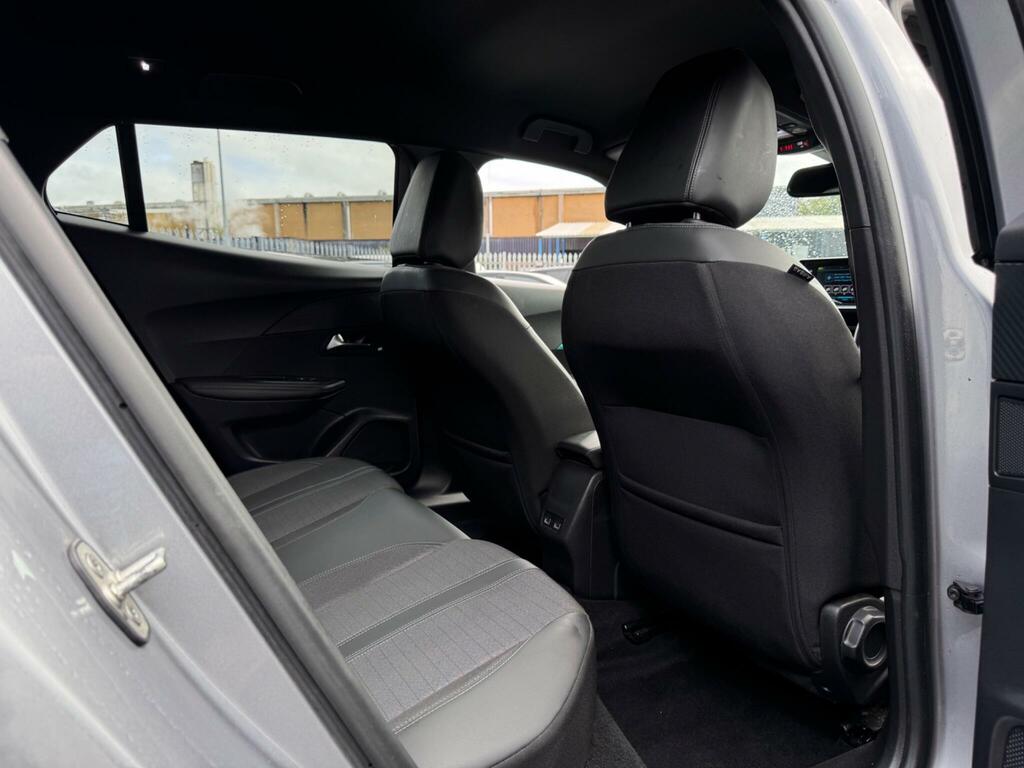 Peugeot e-2008 Suv Black #15