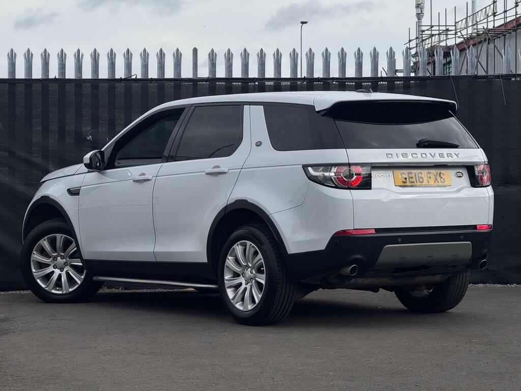Land Rover Discovery Sport Se Tech White #2