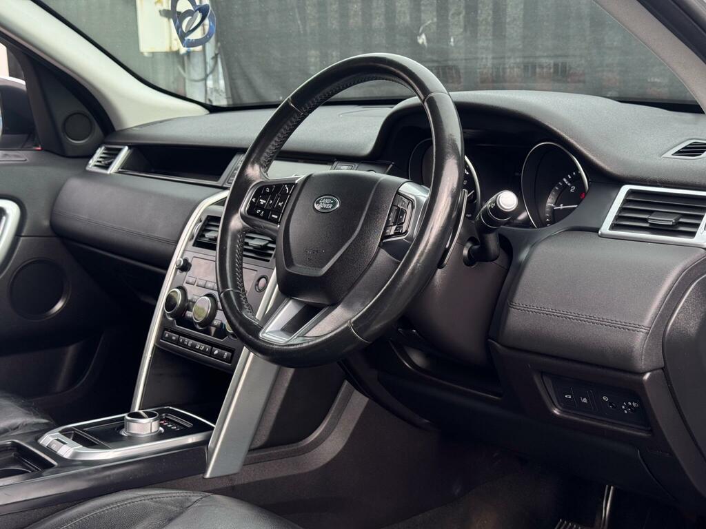 Land Rover Discovery Sport Se Tech White #3