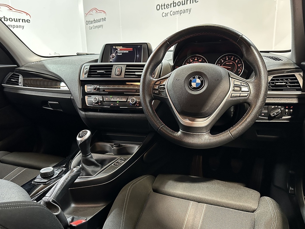 BMW 1 Series 118I Sport Red #4
