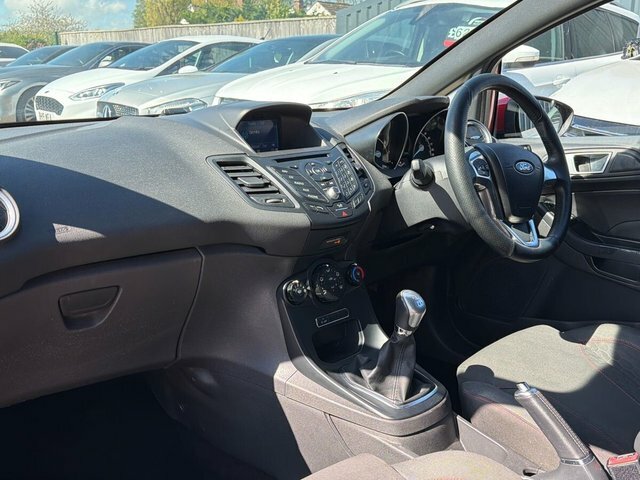 Ford Fiesta 1.0 Titanium 99 Bhp White #19