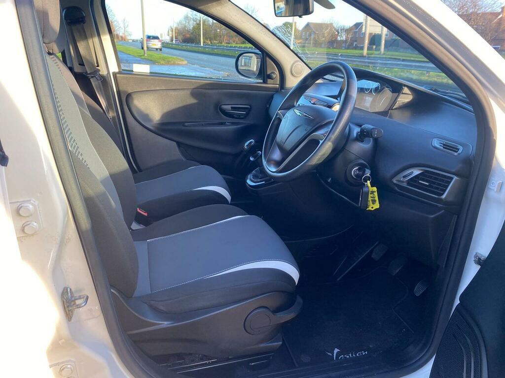 Chrysler Ypsilon 1.2 Se Euro 5 Ss Black #16