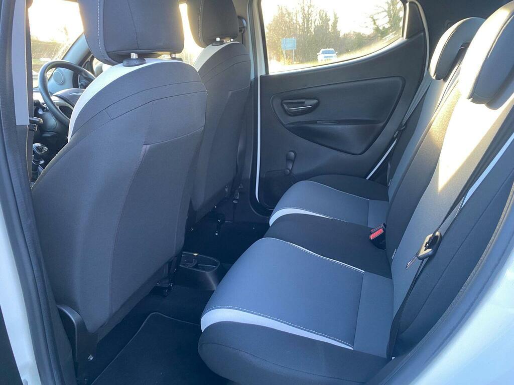 Chrysler Ypsilon 1.2 Se Euro 5 Ss Black #12
