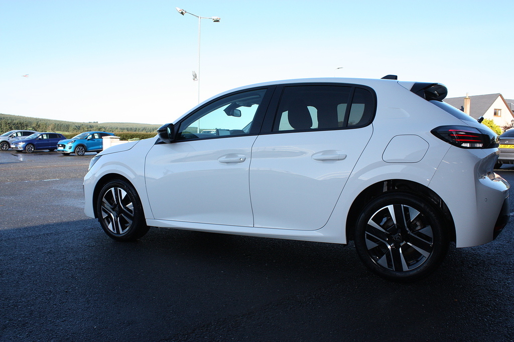Peugeot 208 1.2 Puretech Allure White #3