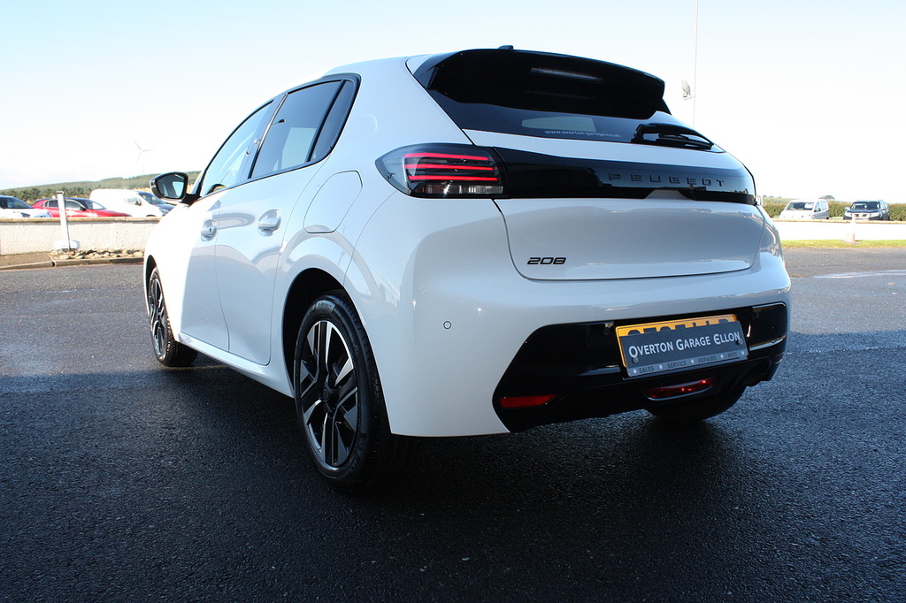 Peugeot 208 1.2 Puretech Allure White #6