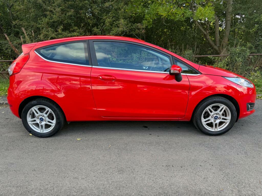 Ford Fiesta 1.25 Zetec Euro 5 Red #2