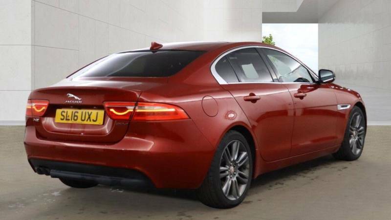 Jaguar XE 2.0D Portfolio Euro 6 Ss Red #4