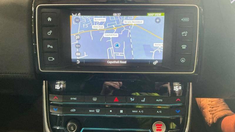 Jaguar XE 2.0D Portfolio Brown #10