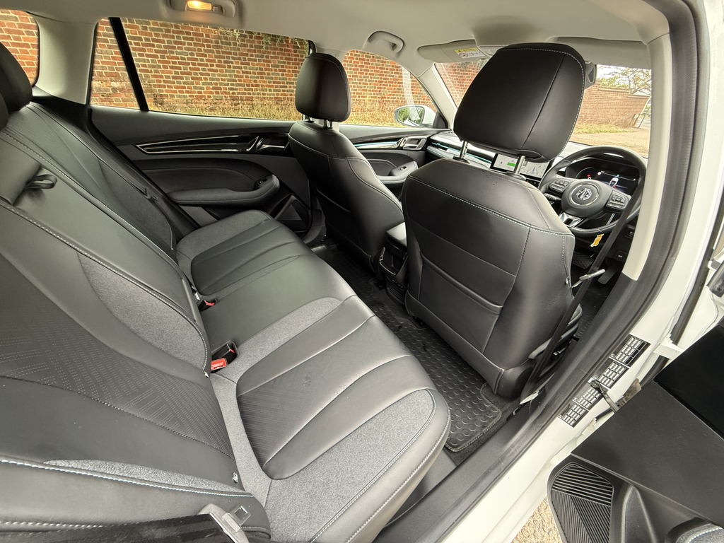 MG MG5 115Kw Se Ev Long Range 61Kwh Silver #37