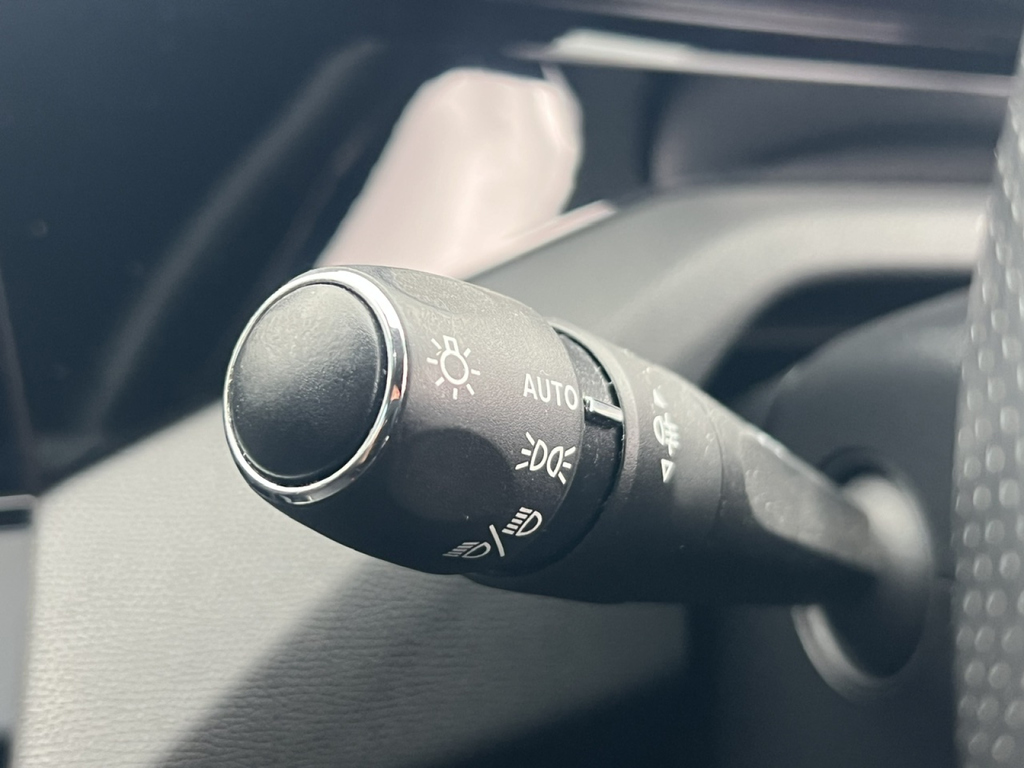 Peugeot 308 Active Premium Red #40