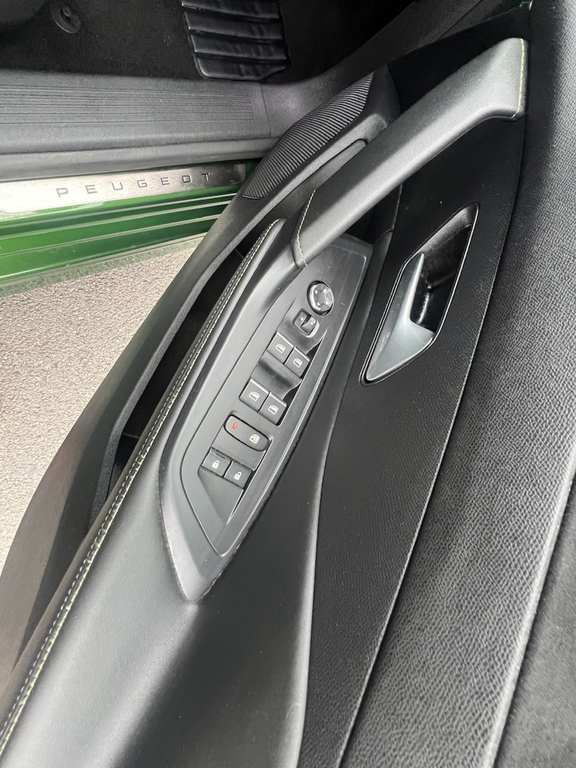 Peugeot 308 Active Premium Red #13