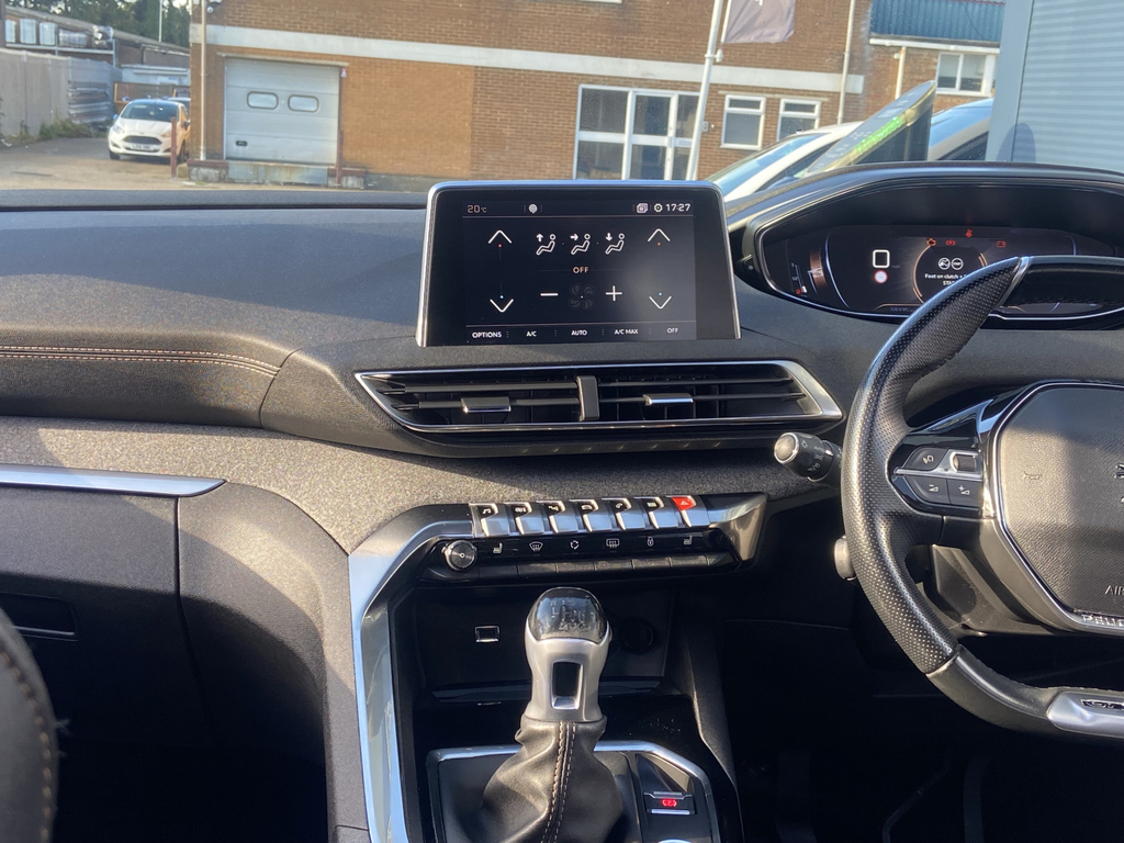 Peugeot 3008 Hatchback Black #34