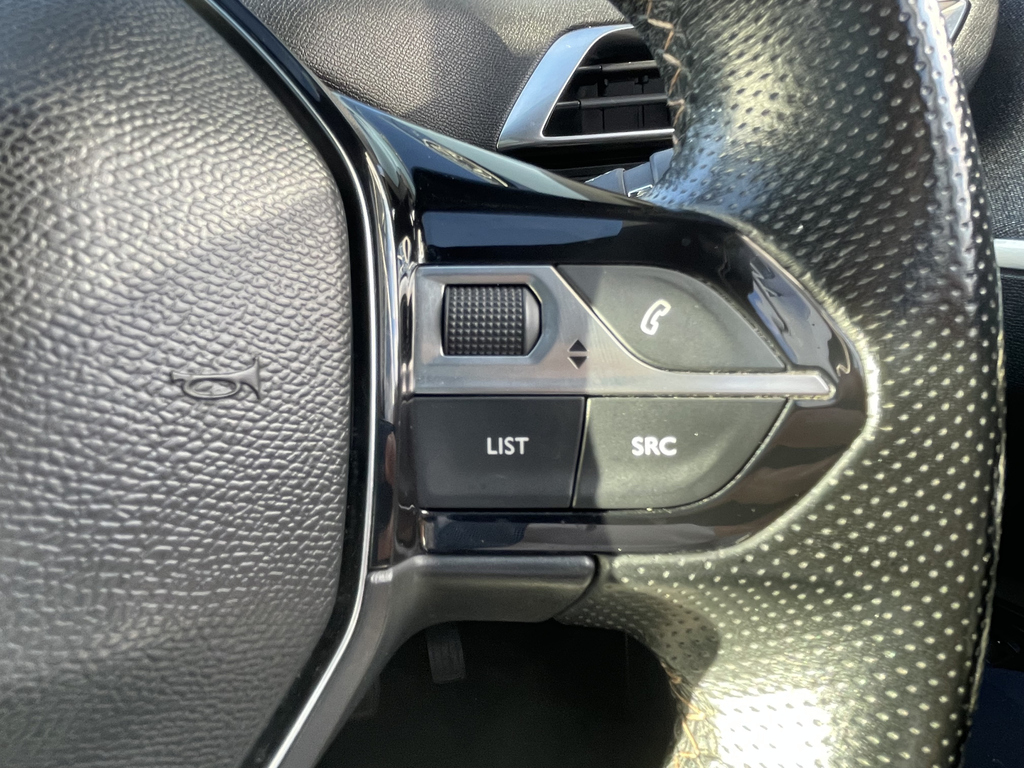 Peugeot 3008 Hatchback Black #26