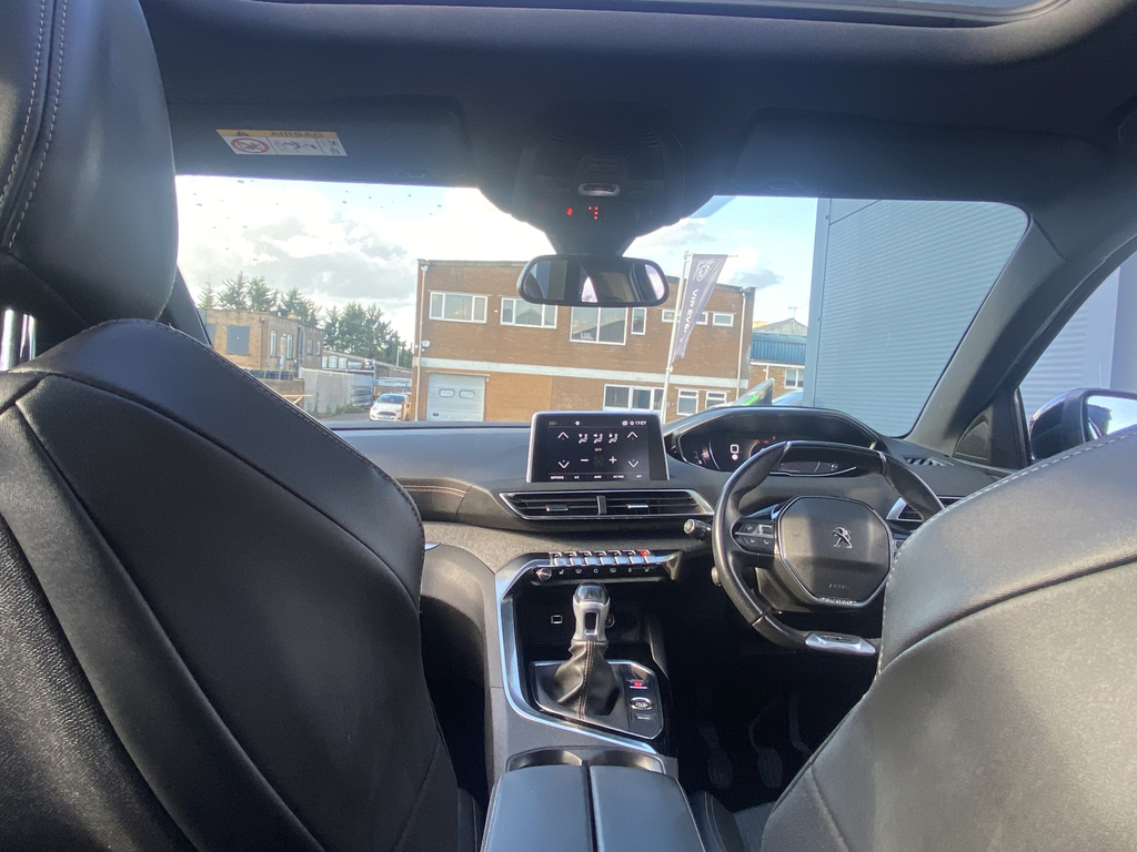Peugeot 3008 Hatchback Black #35