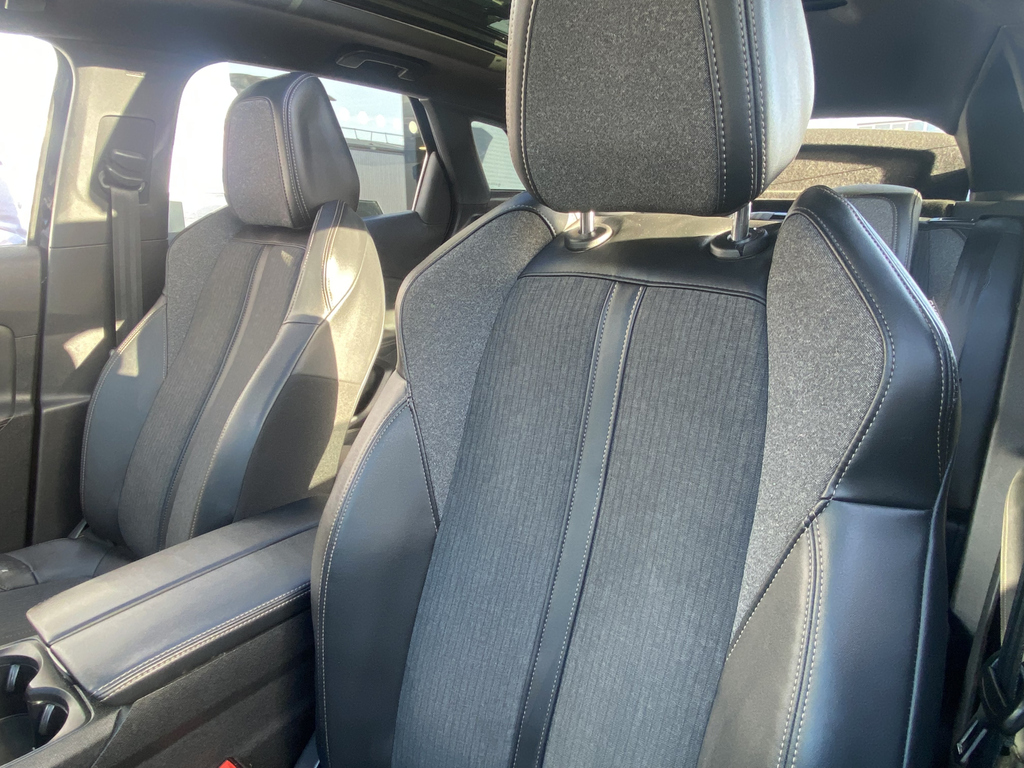 Peugeot 3008 Hatchback Black #32
