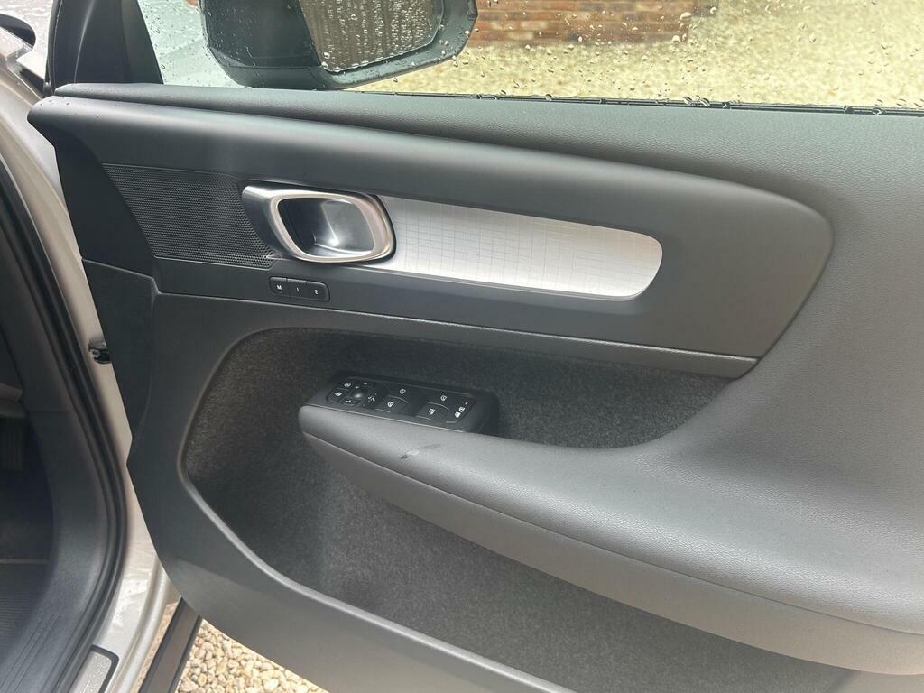 Volvo XC40 2.0 B3p Plus Dark Grey #27