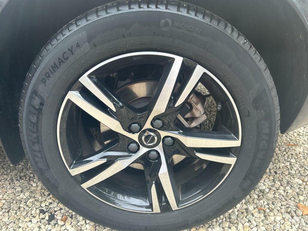 Volvo XC40 2.0 B3p Plus Dark Grey #24