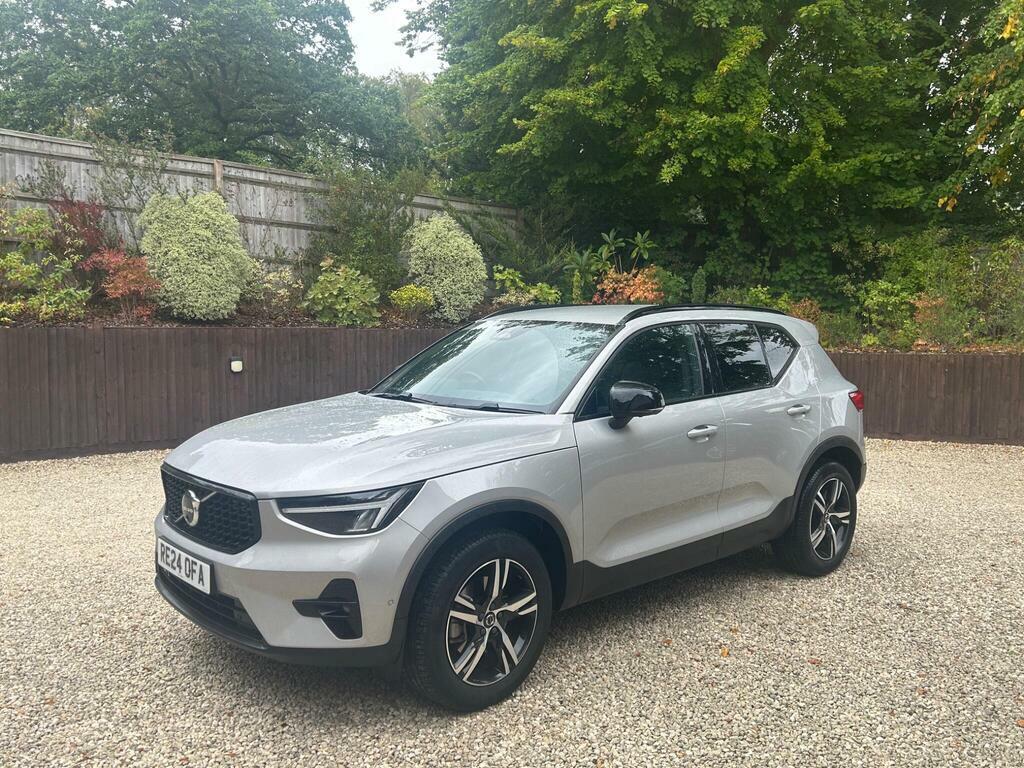 Volvo XC40 2.0 B3p Plus Dark Grey #1