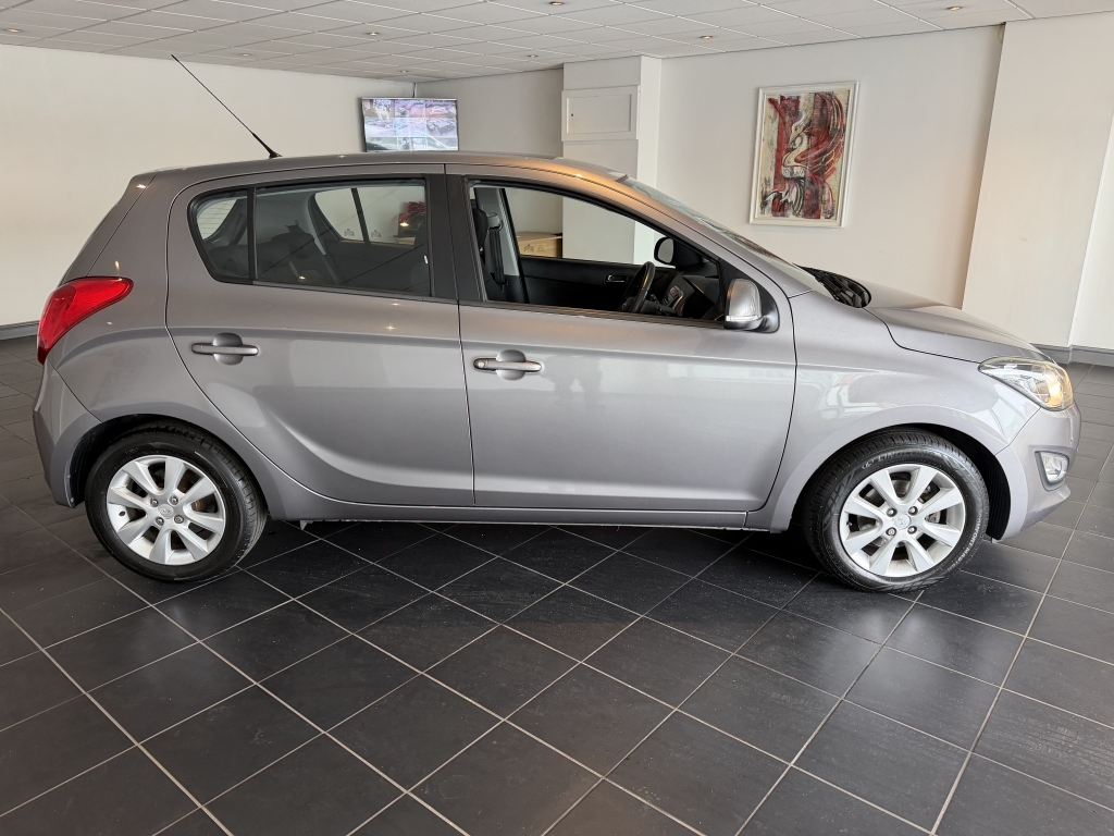 Hyundai I20 1.2 Active Euro 5 Blue #8