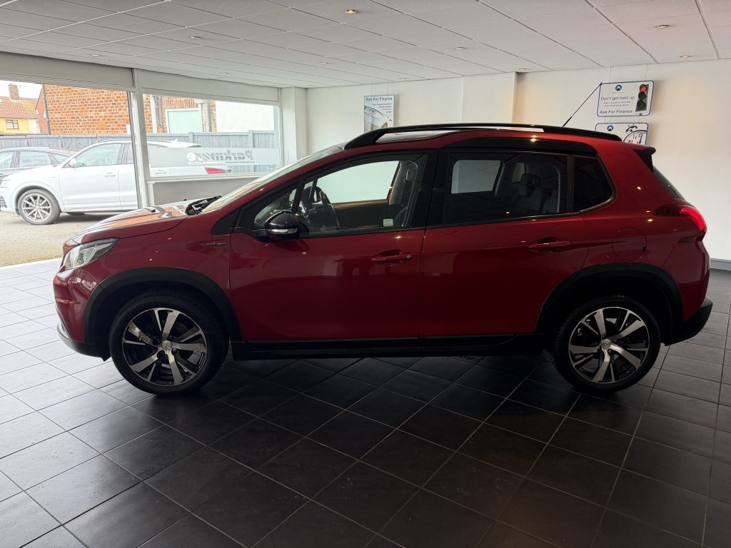 Peugeot 2008 1.2 Puretech S Red #4