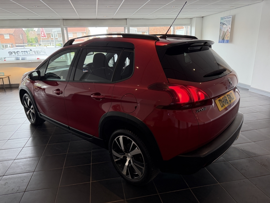 Peugeot 2008 1.2 Puretech S Red #5