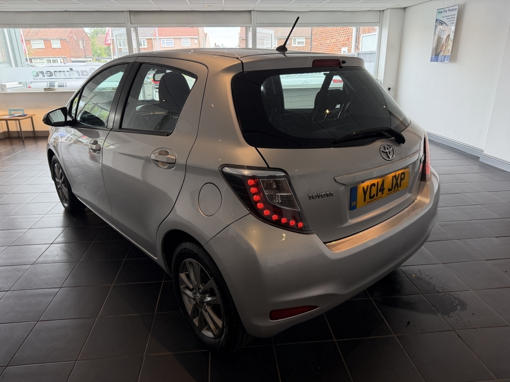 Toyota Yaris 1.0 Vvt-i Icon Silver #5