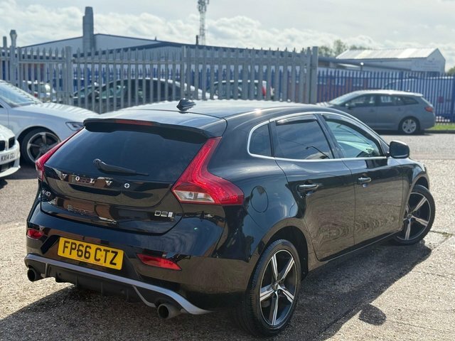 Volvo V40 R-design Black #3
