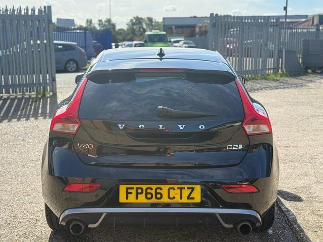 Volvo V40 R-design Black #4