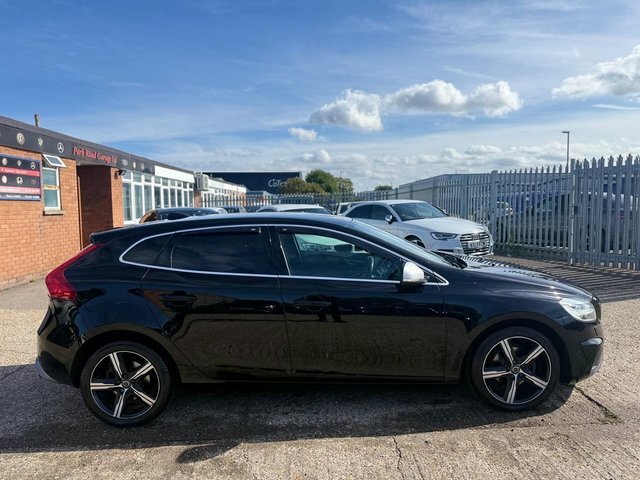 Volvo V40 R-design Black #2