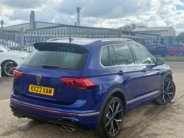 Volkswagen Tiguan Suv Black #3