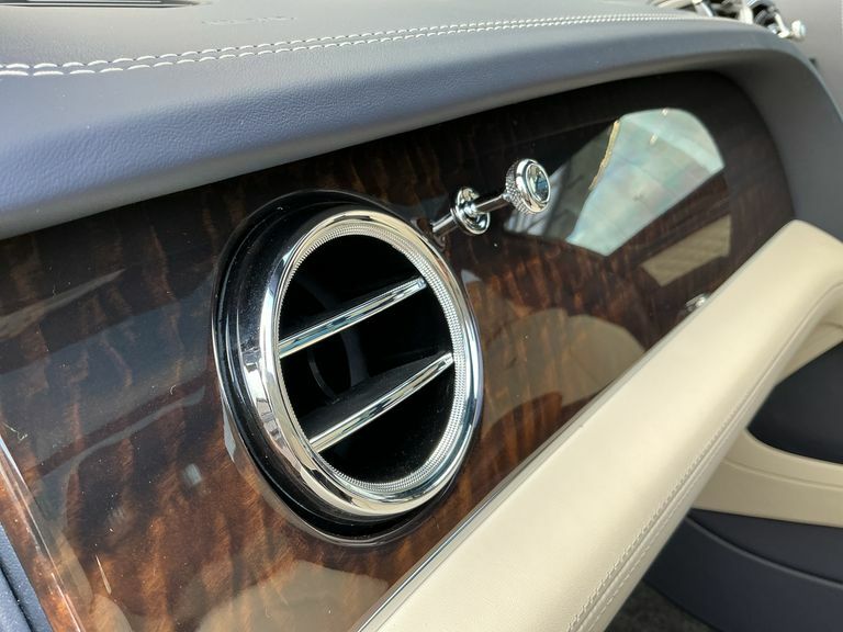Bentley Bentayga #16