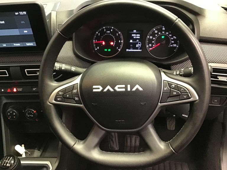 Dacia Sandero 1.0 Tce Essential Red #19