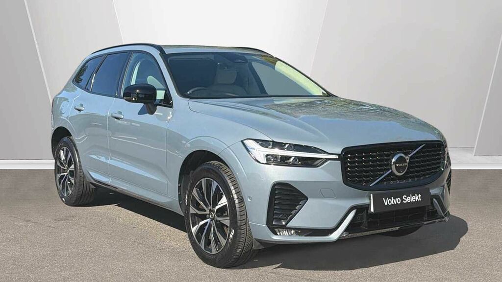 Volvo XC60 B5 P Awd Plus Dark CF23KHT Grey