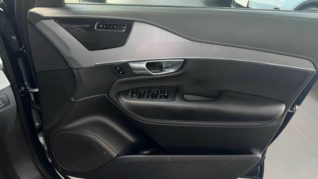 Volvo XC90 Suv Black #28