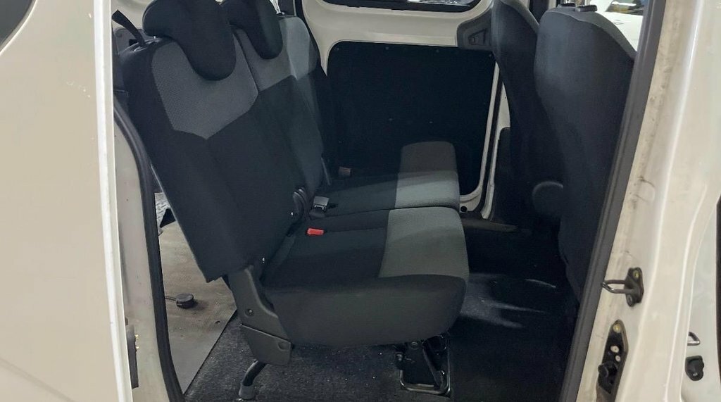 Nissan e-NV200 Combi White #5