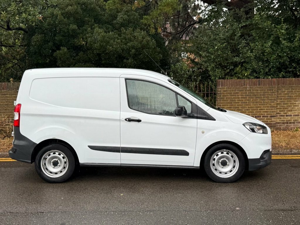 Ford Transit Courier 1L Leader White #4