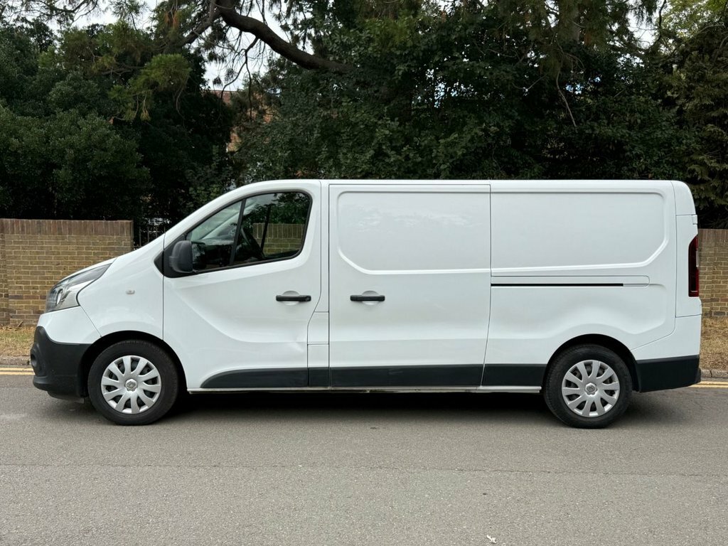 Renault Trafic 2L Business White #5