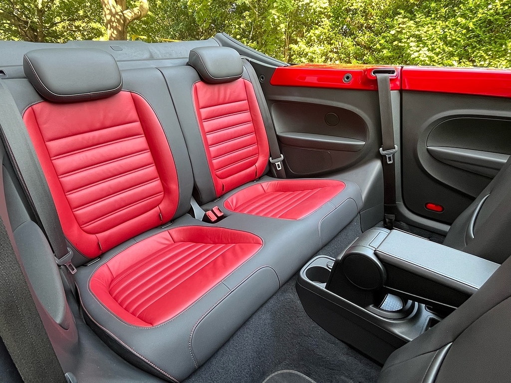 Volkswagen Beetle Beetle Tsi Bluemotion Technology Red #23