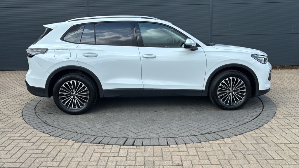 Volkswagen Tiguan 1.5 Etsi 150 Match Dsg 150 Ps White #4