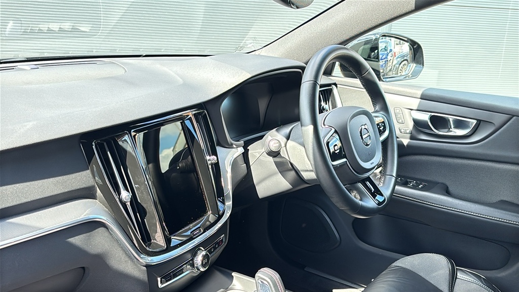 Volvo V60 2.0 B5p R Design 250 Ps Grey #2