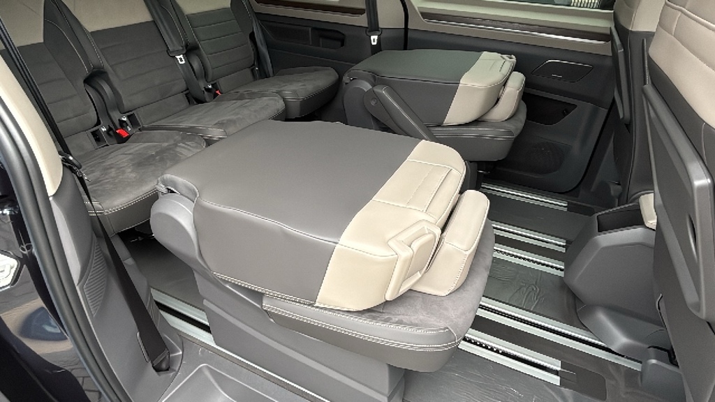 Volkswagen Multivan 2.0 Tdi Style Lwb Dsg Black #13
