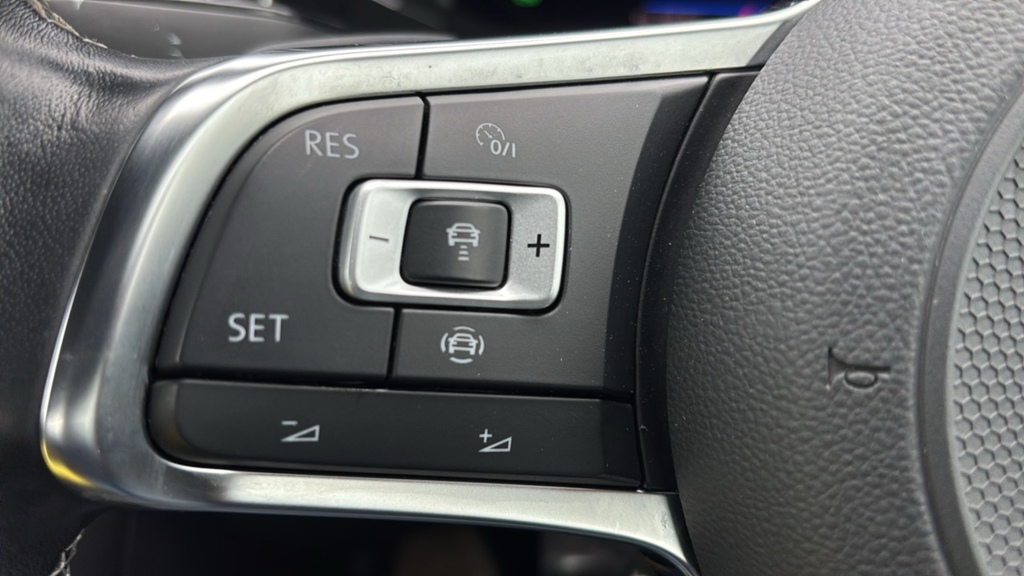 Volkswagen T-Roc Active Grey #26