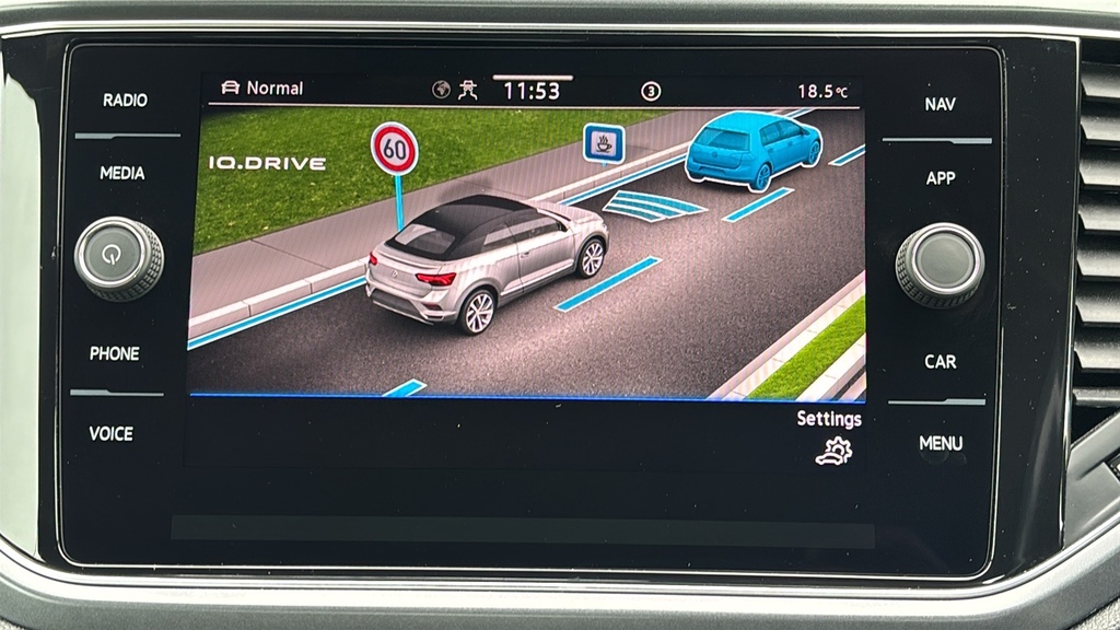 Volkswagen T-Roc Active Grey #33