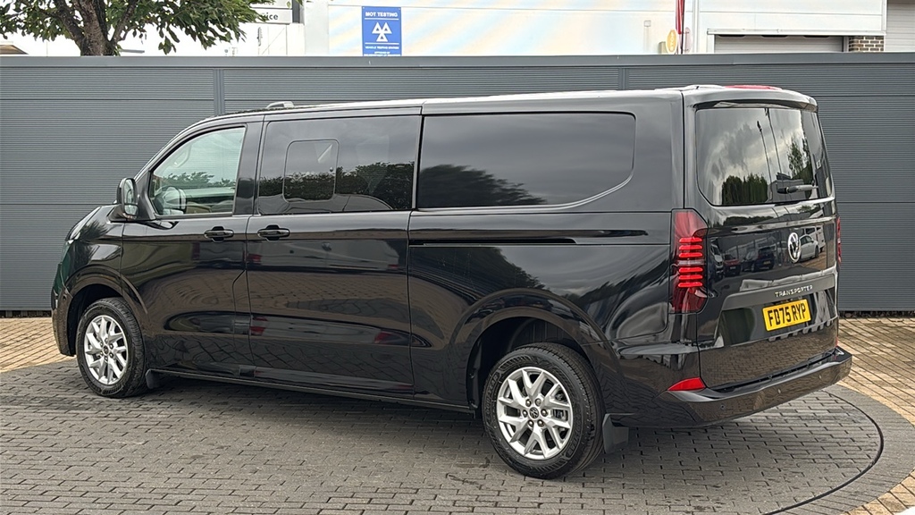 Volkswagen Transporter 2.0 Tdi 150 Commerce Pro Kombi Van 150 Ps Black #3