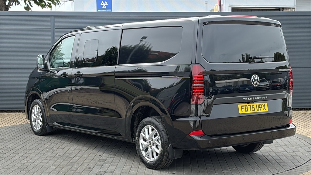 Volkswagen Transporter 2.0 Tdi 150 Commerce Pro Kombi Van 150 Ps Black #3