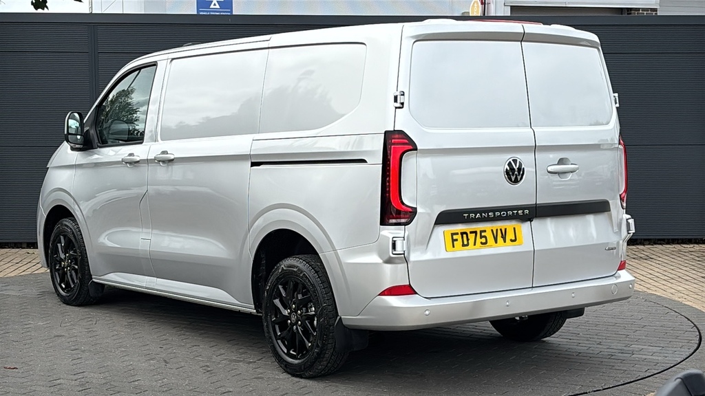 Volkswagen Transporter 2.0 Tdi 150 Commerce Pro Van 4Motion 150 Ps Grey #3